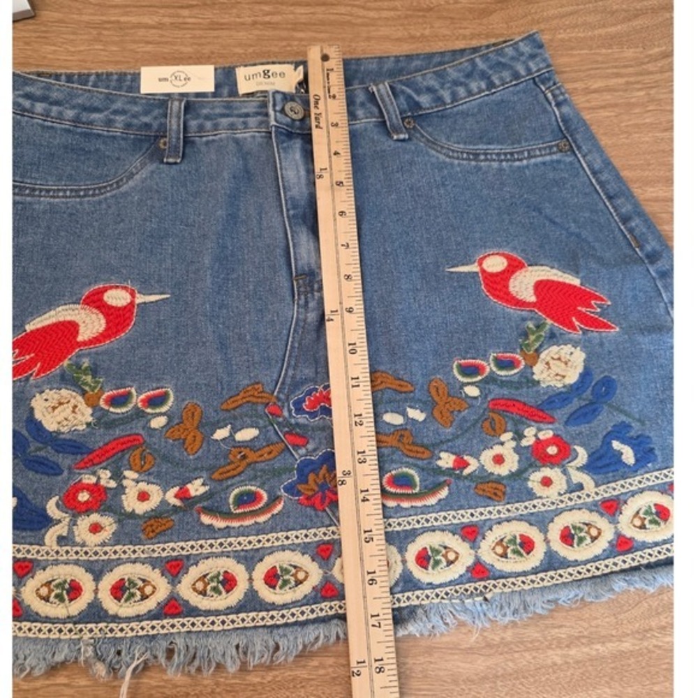 Umgee Red Piper Denim Skirt Womens XL Blue Embroidered Bird Floral Frayed Mini - Picture 16 of 17